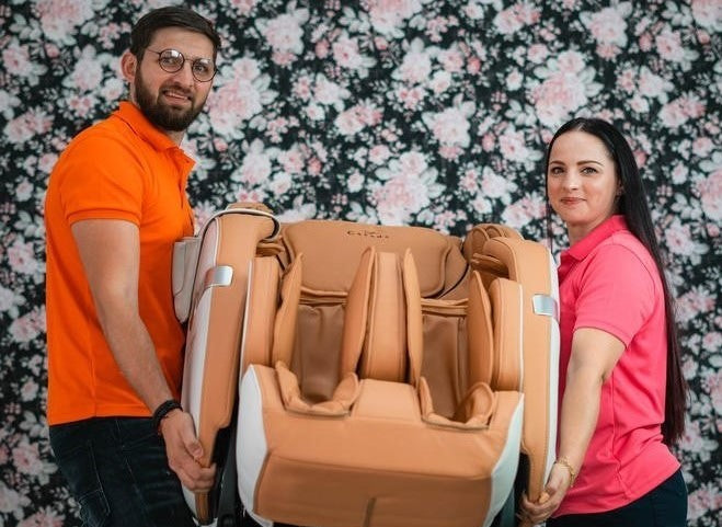 Власна доставка та обслуговування масажних крісел World
